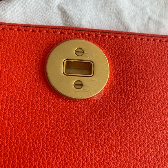 Tory Burch Poppy Red “Vintage Like” Kira Clutch w/ Strap, NWT!!! - Picture 9 of 12